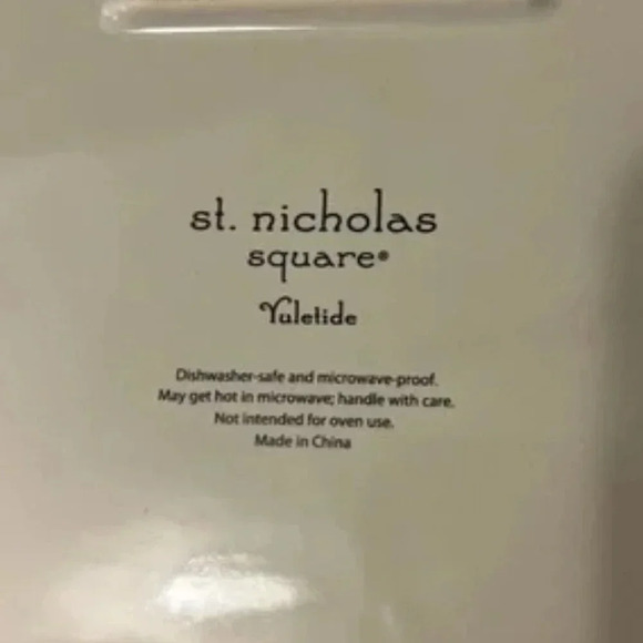 St. Nicholas Square Yuletide Ceramic Square Plate - Picture 3 of 3